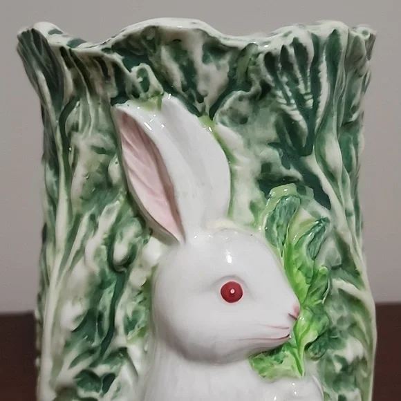 Beautiful Shafford Rabbit Patch Vase - Picture 2 of 11